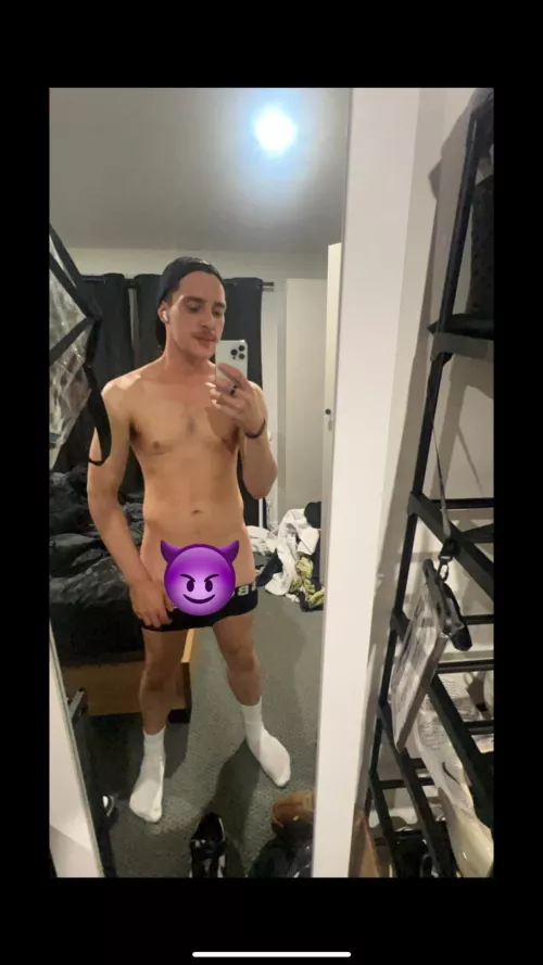 Dm me 😈 spoil me and I’ll spoil you 😉😘