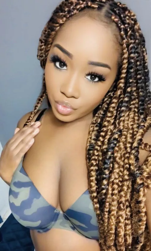 dont spend your holidays lonely, hire me 🫂 [online] 