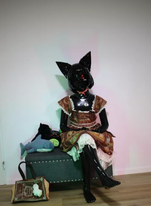 Hi cuties~ 🥰 (📸 + 👘: @drone-0635)