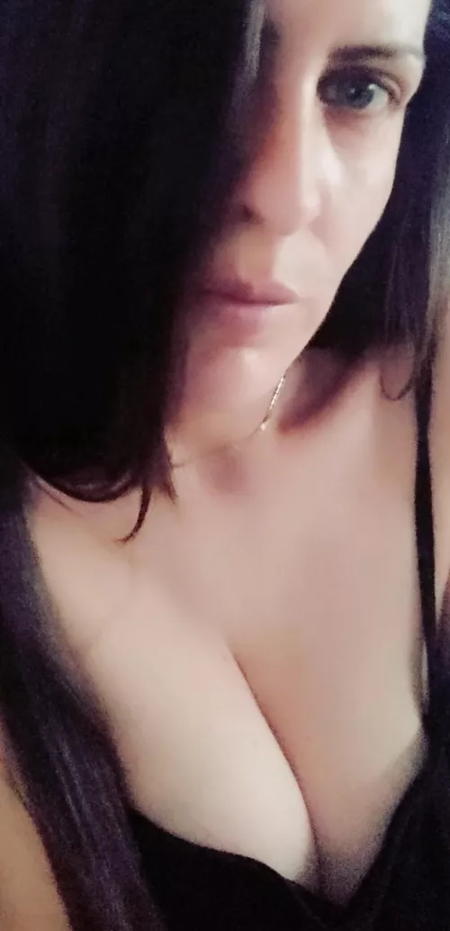 My eyes only see your wallet, be useful and make your mistress happy 🫰