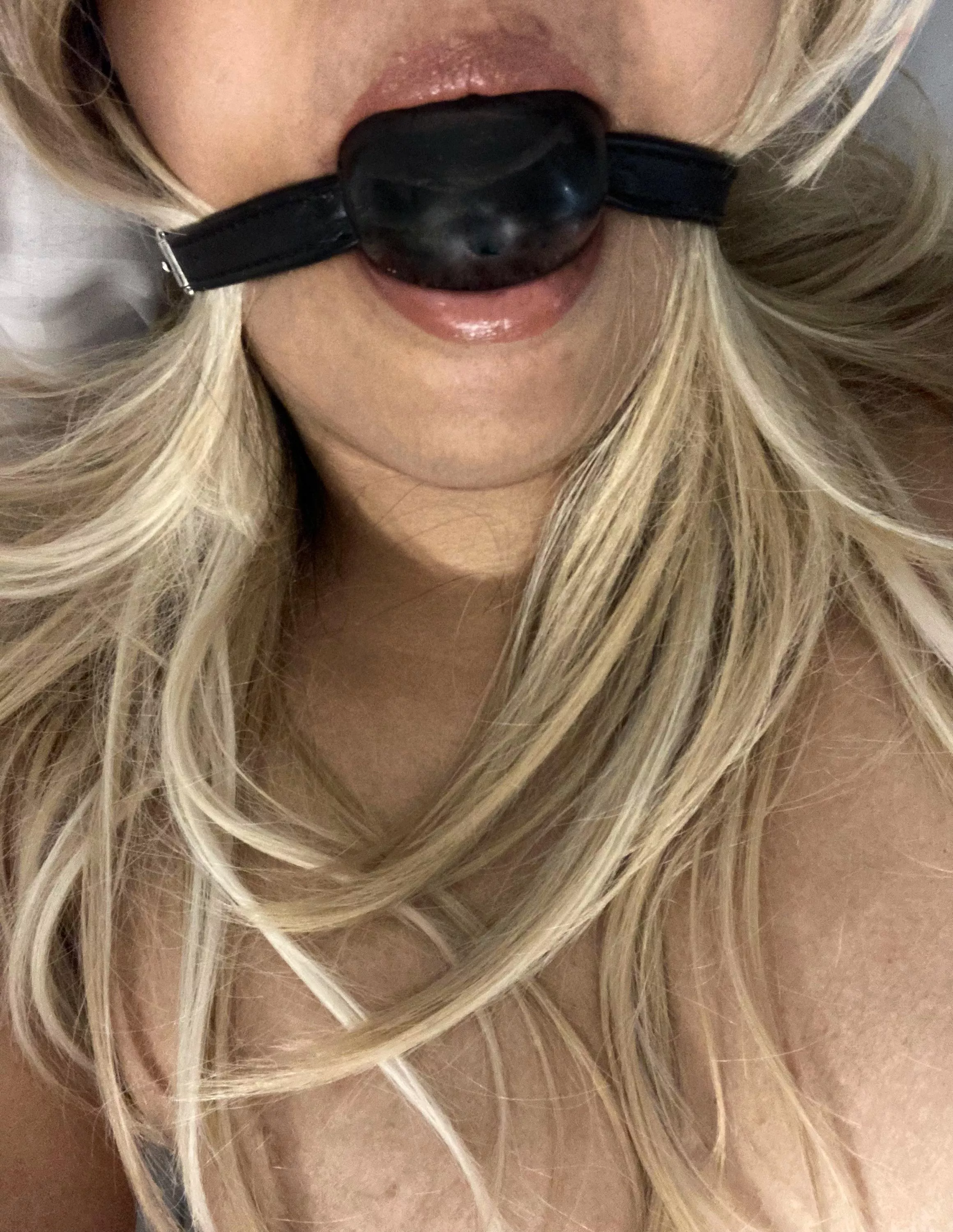 Would I be a pleasant sight to have in bed next to you 😏