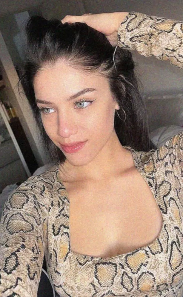 21 F Do not disturb… unless you’re bringing kisses.