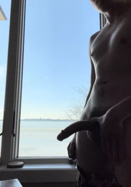 (22)(M4F)(Madison) Silhouette like mine needs a busty one like yours