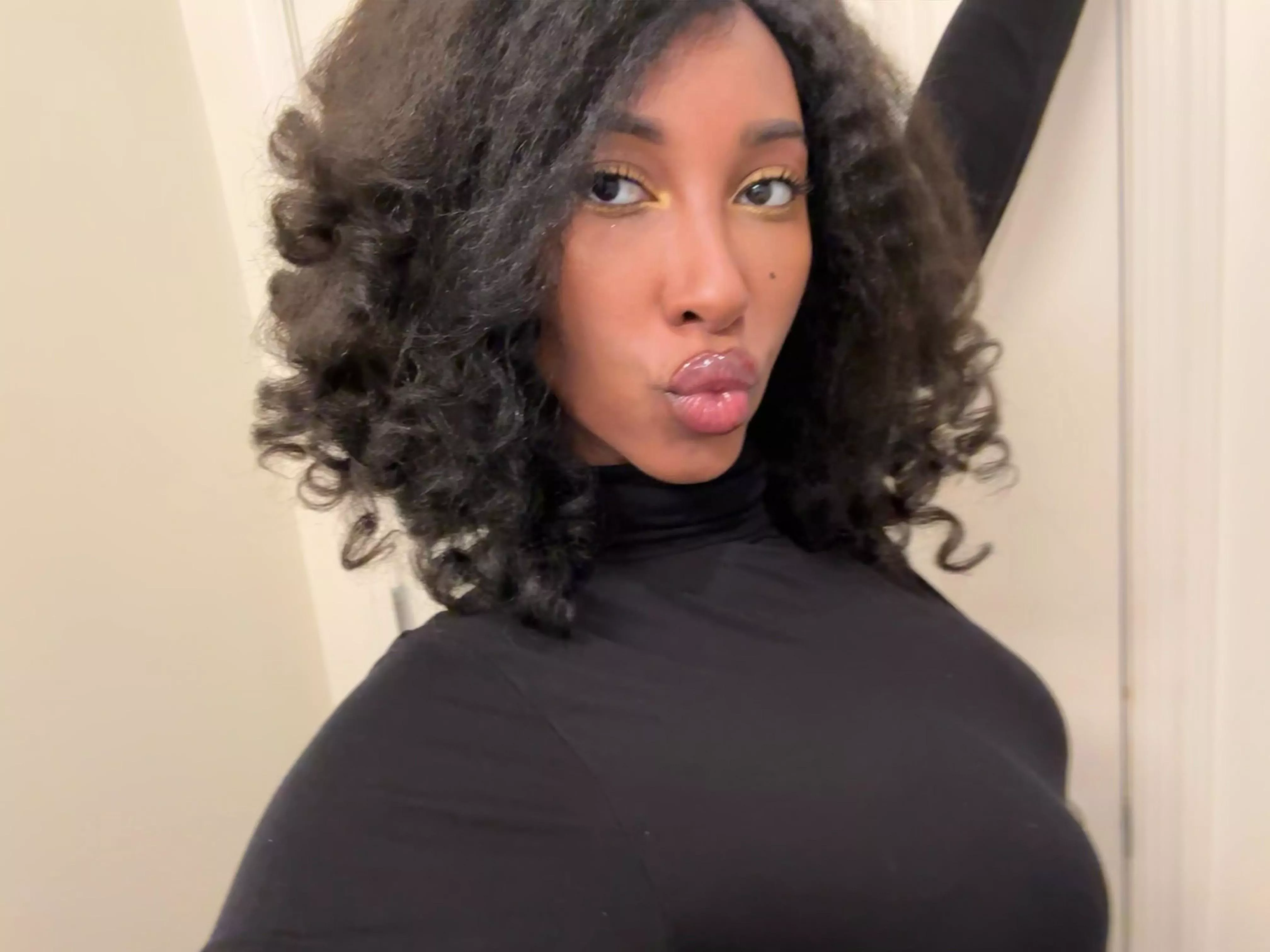 A good morning kiss 😘