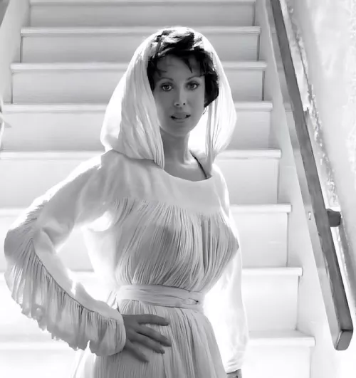 Actress Phyllis Davis