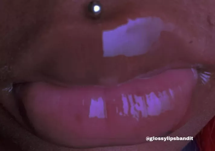 Anywaysssss My lips are so pretty 💗