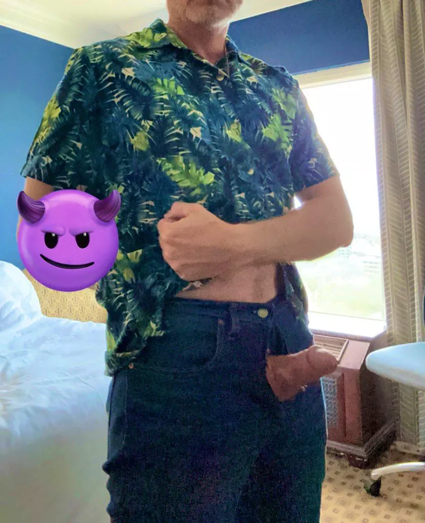 Dad just loaded a boy hole and I'm already horny af again. Is it your turn now? (44)