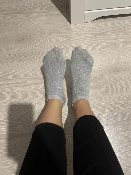 Do u like them smelly or clean?I can have both😉touch them lick them for me please 😩