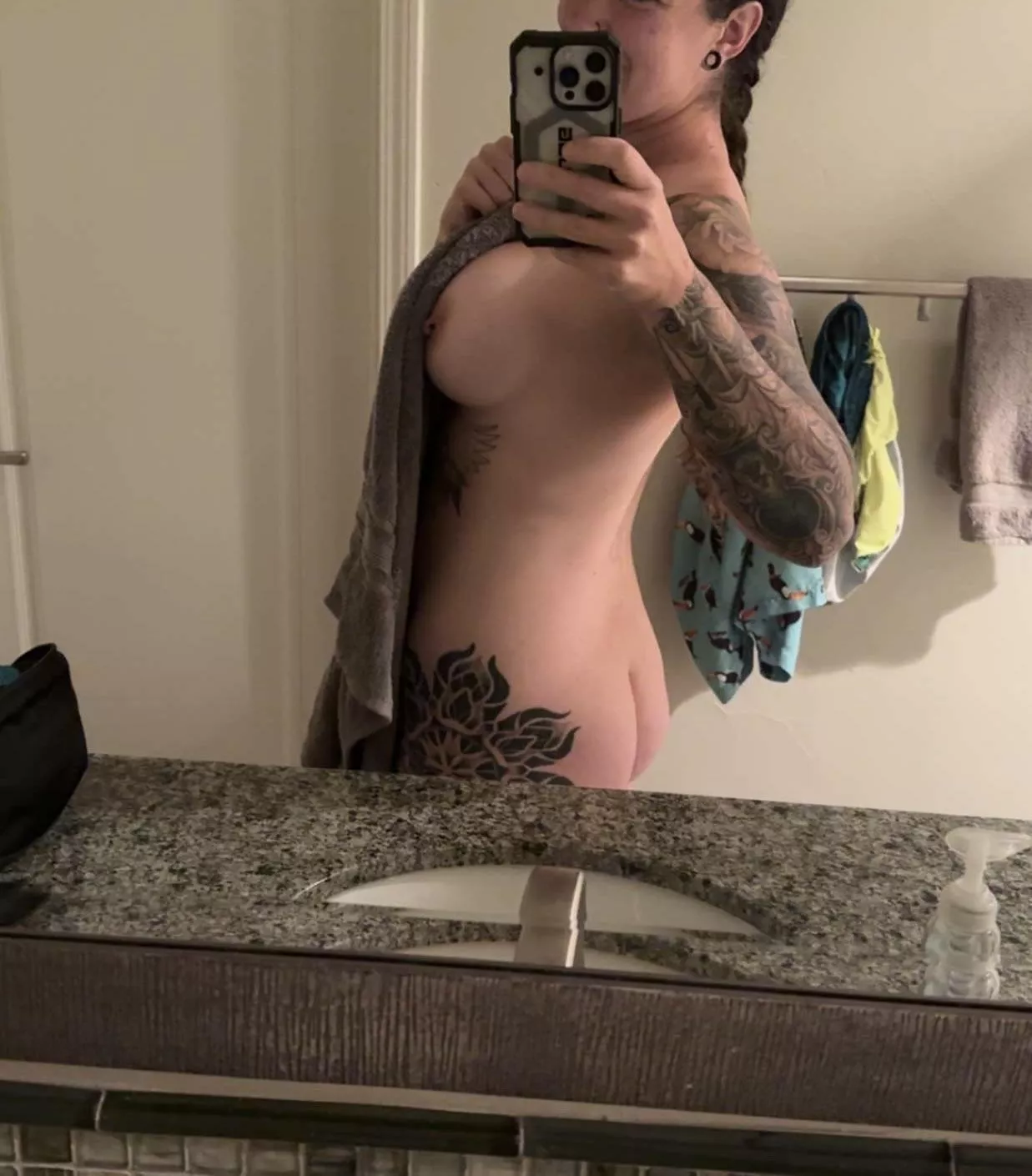 Does anyone require a unicorn this evening (f)