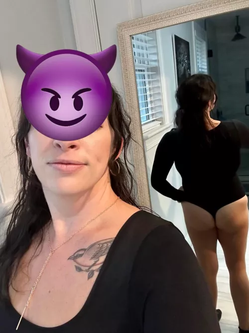 Getting ready for date night! Should I just go like this😏