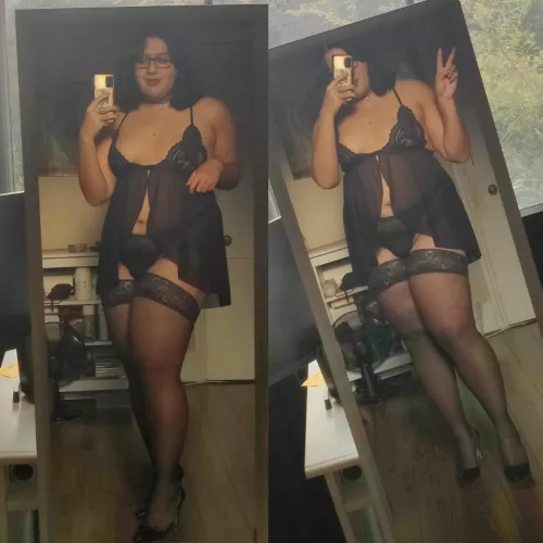 I hope you dontt mind a curvy goth CD hehe