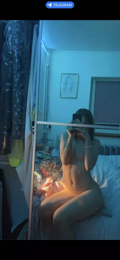 I send free nude add on telegram;;;@Ginawhite2