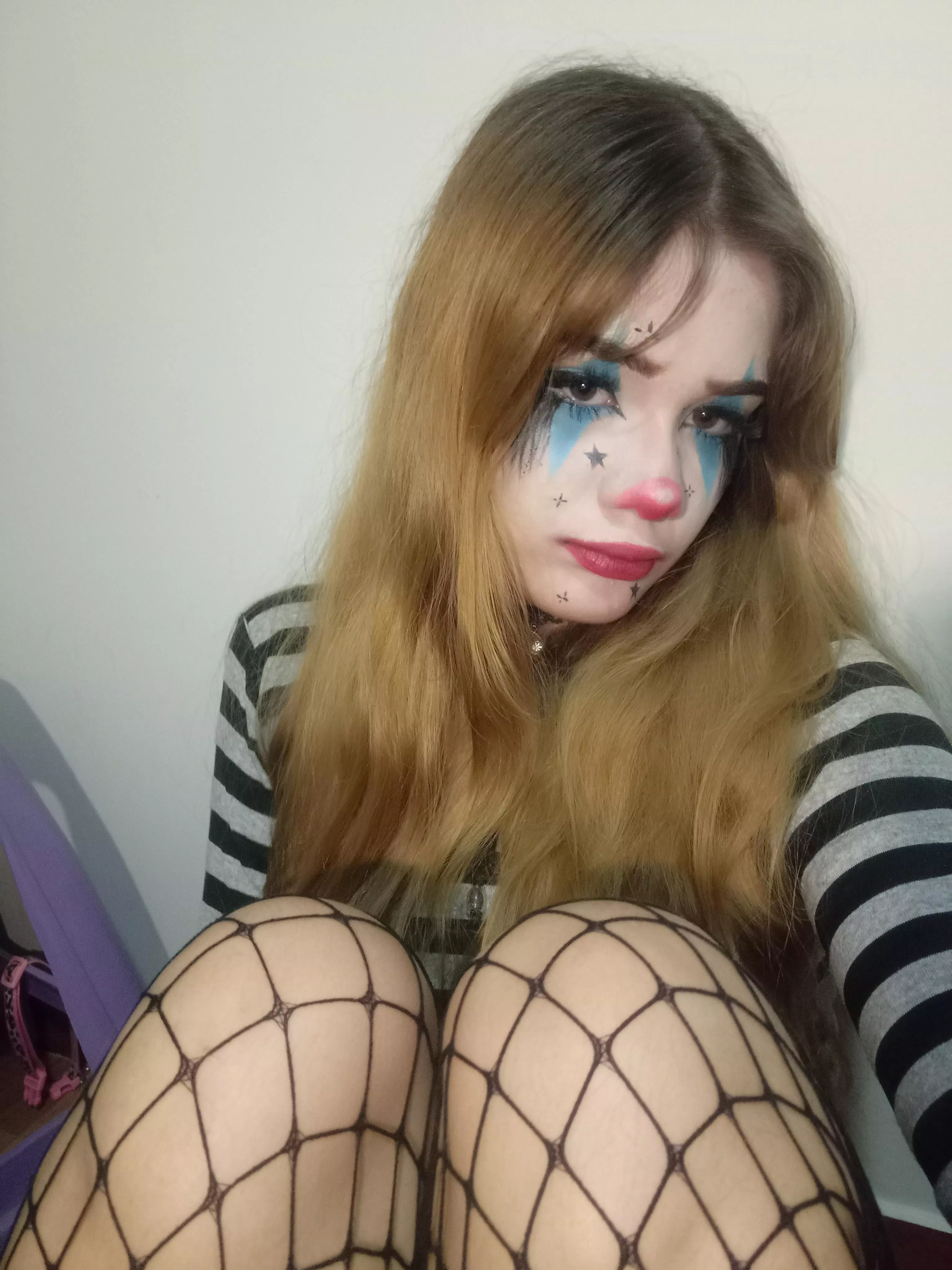 🤡✨ I'll keep you laughing all the way to my DMs…