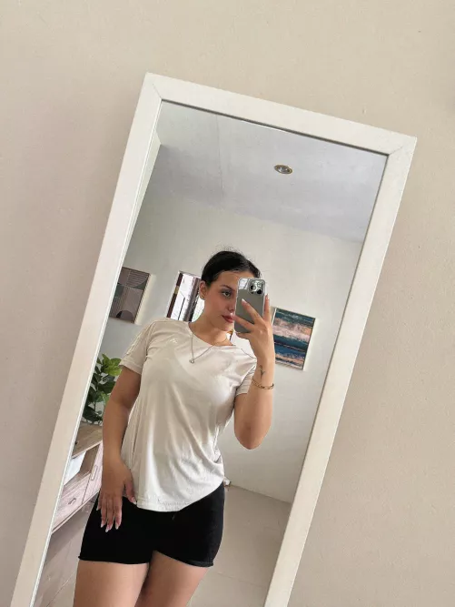 Just a naughty college girl in Indiana looking for some fun tonight