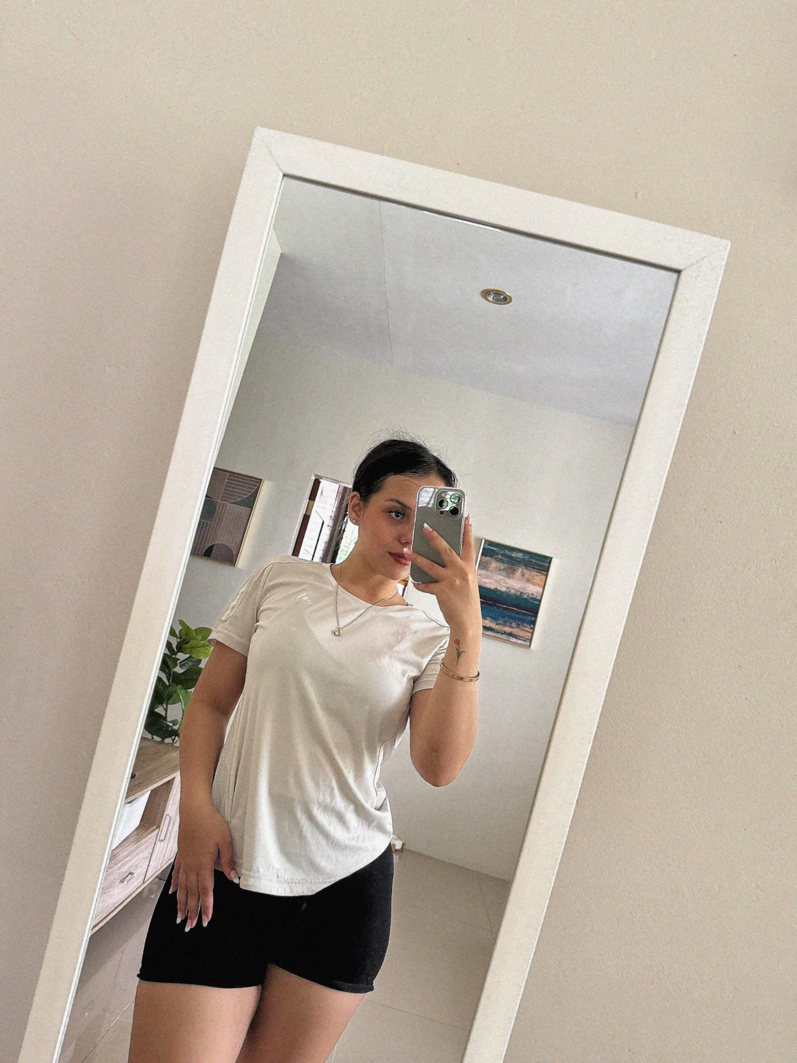 Just a naughty college girl in Indiana looking for some fun tonight