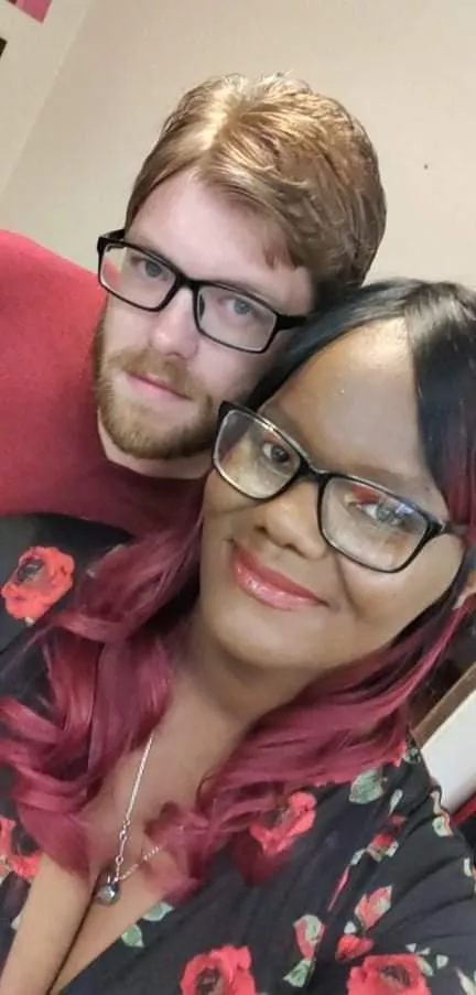 [mf4f] 35/40 pansexual couple looking for female or couples.
