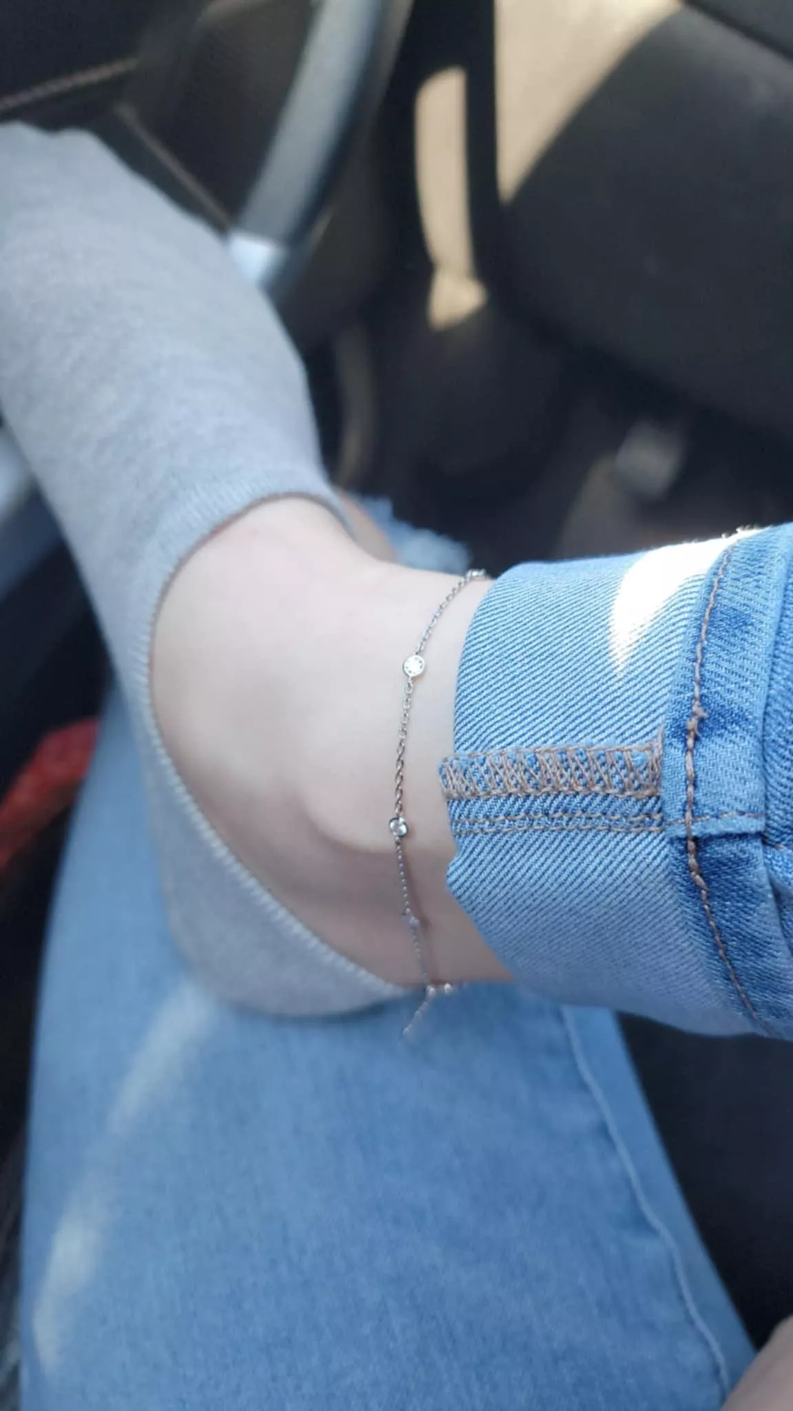 My sexy aspiring slut showing me she's still wearing her anklet 🥵