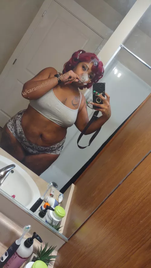 Some head while I smoke this wood would be lovely 💨