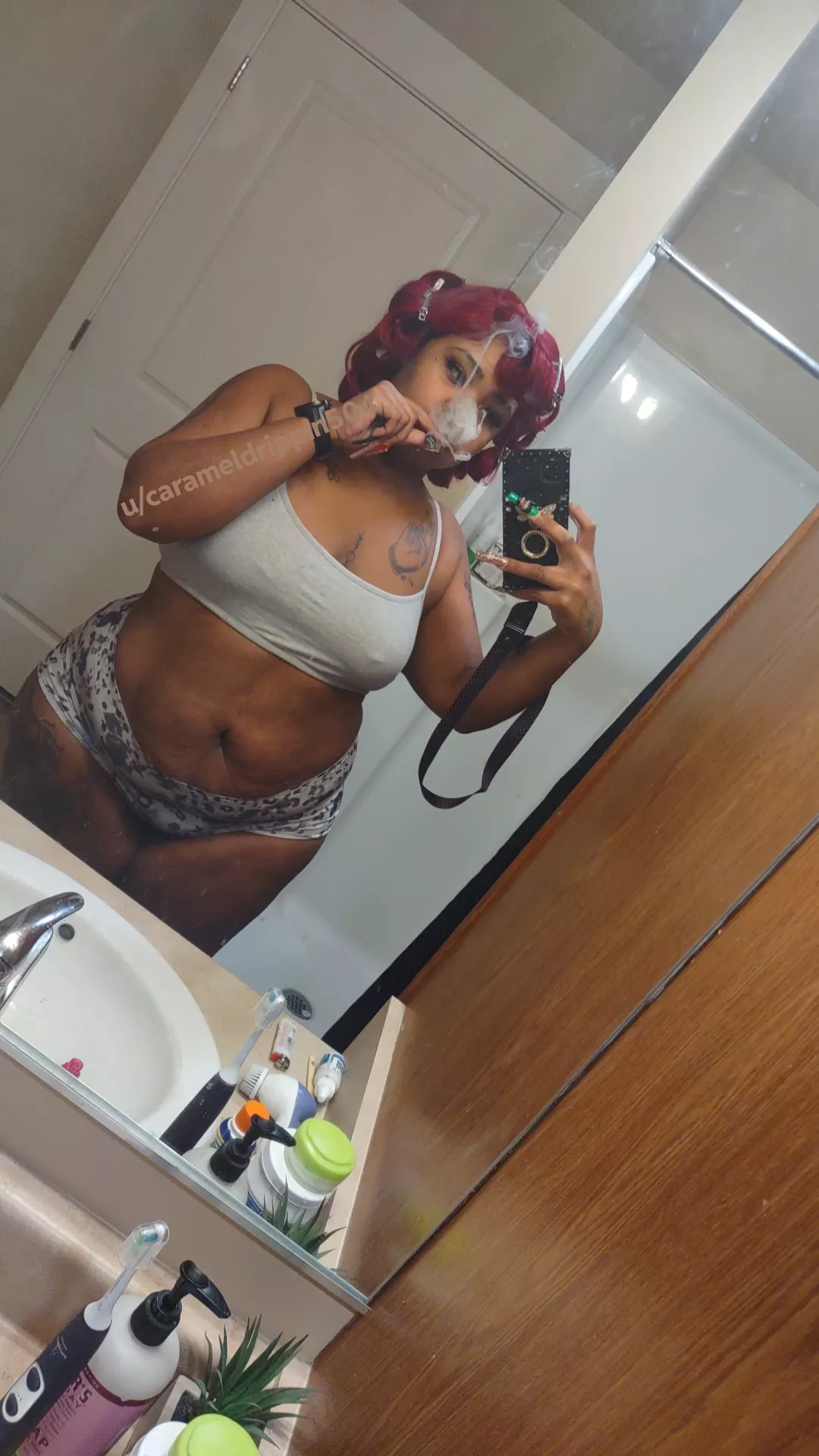 Some head while I smoke this wood would be lovely 💨