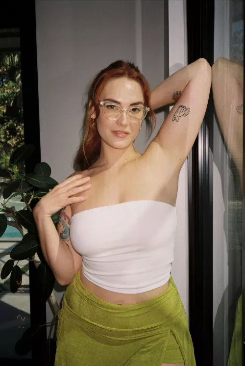 Sometimes you guys beat me to uploading here, not this time though this shoot is brand spankin new