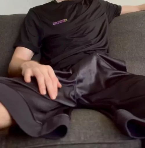 Sup bros. Any dudes wanna nut in basketball shorts with me. Pm me I got snap