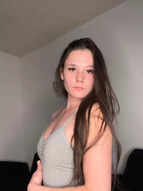 Would you fuck a freshman on the first date? Y or N?