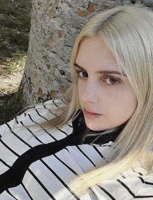 18F If I look at you like this while you in me cum in me, or would you?