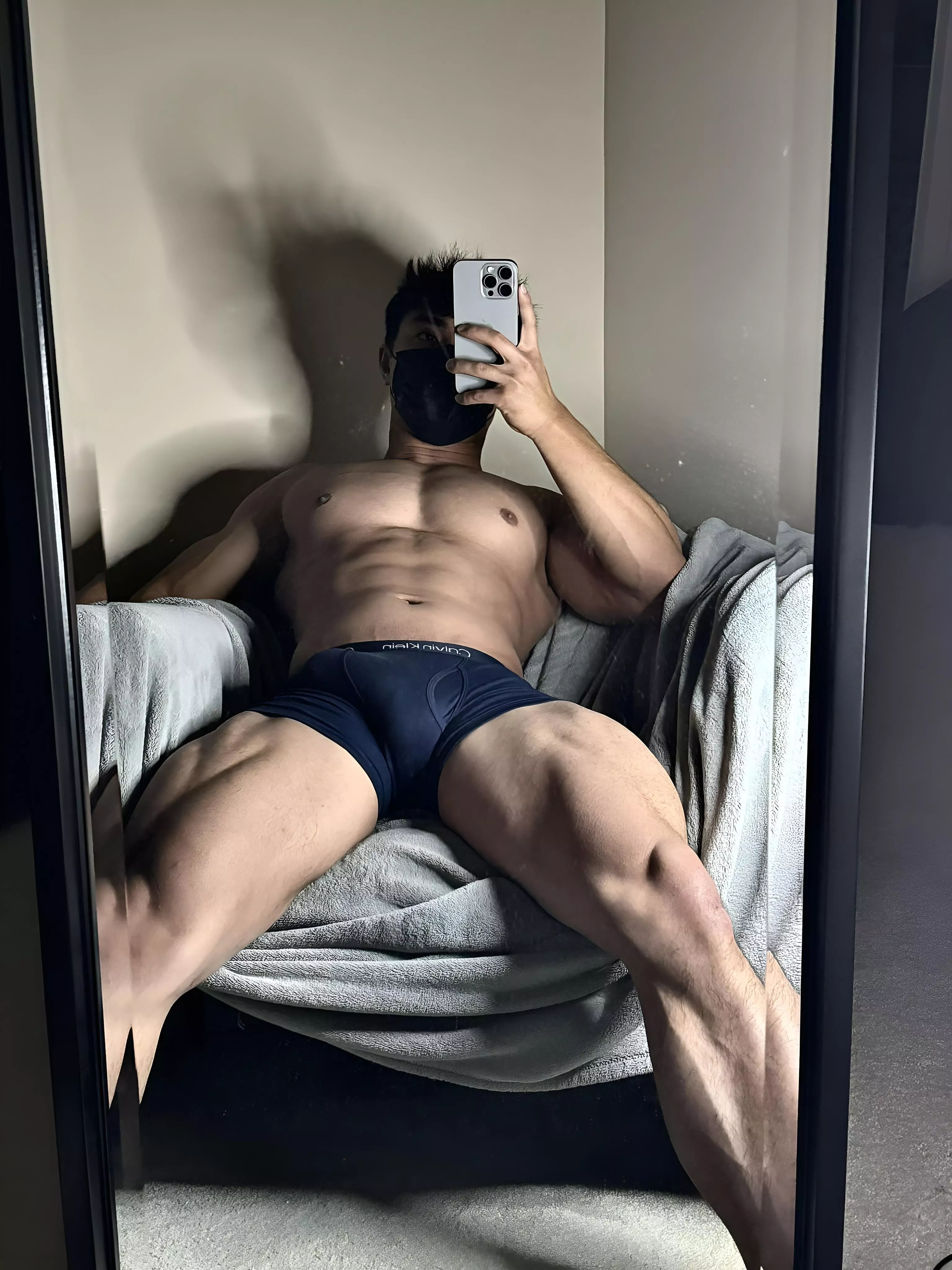 [19] finally off work wanna help me relax? 