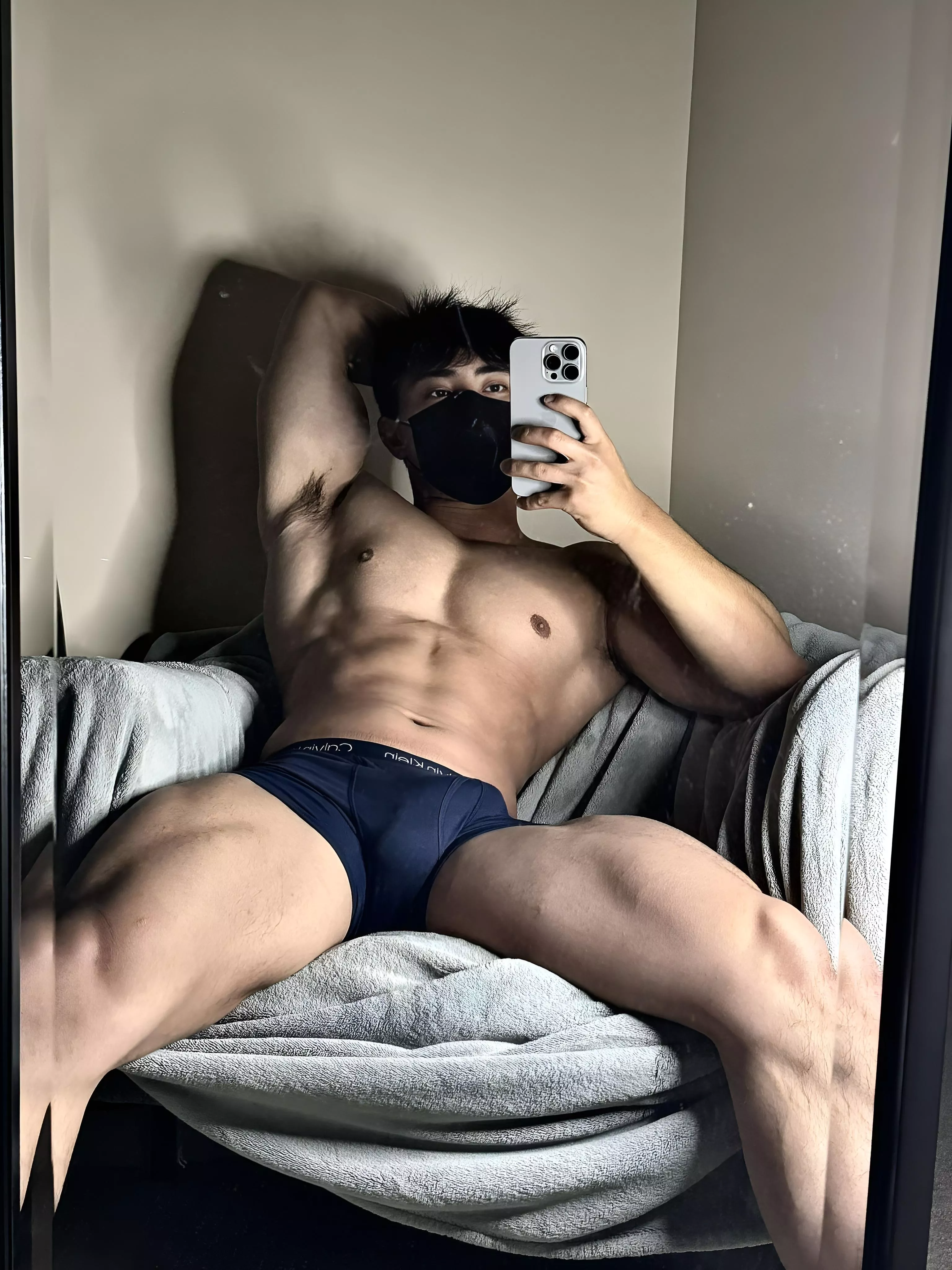 [19] finally off work wanna help me relax? 