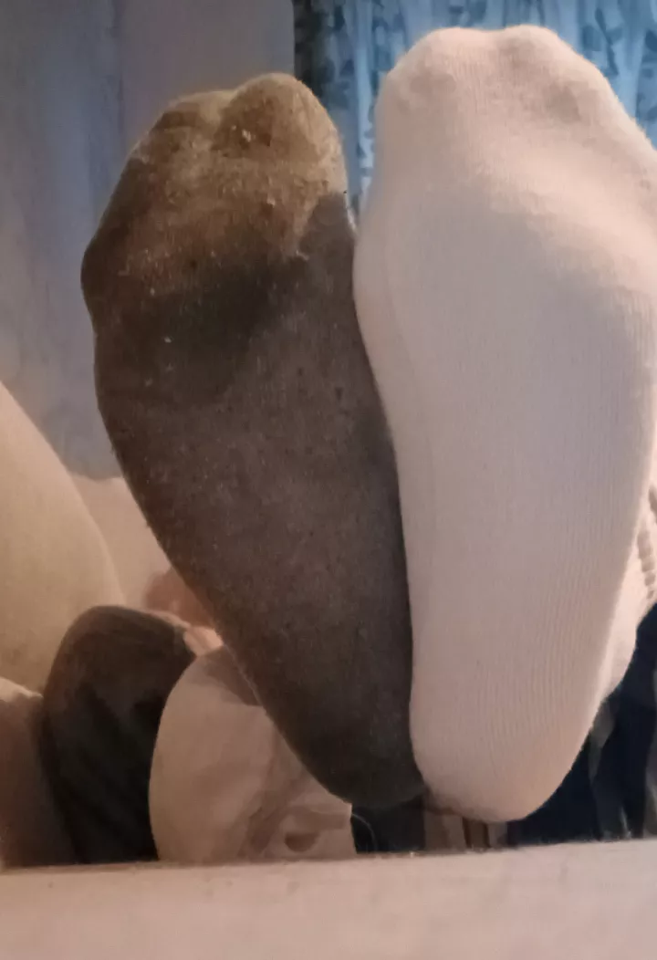 (19) my dirtiest pair of socks VS a fresh pair I bought 😝💚