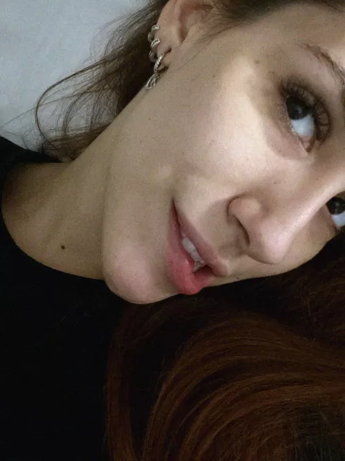 23 F4M quite the homebody, but would still be down for some invites
