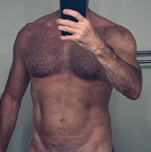 39 [M4F] Successful, Well-Built Hung Bull in town for work meetings searching for a stylish woman looking for a discreet rendezvous