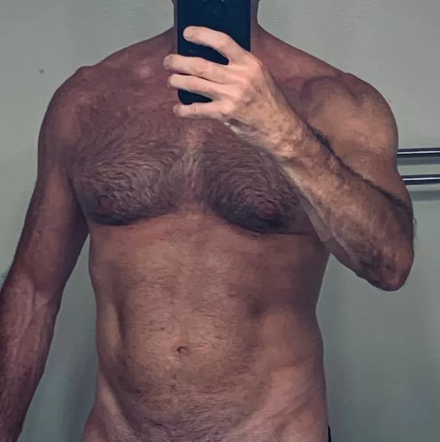 39 [M4F] Successful, Well-Built Hung Bull in town for work meetings searching for a stylish woman looking for a discreet rendezvous