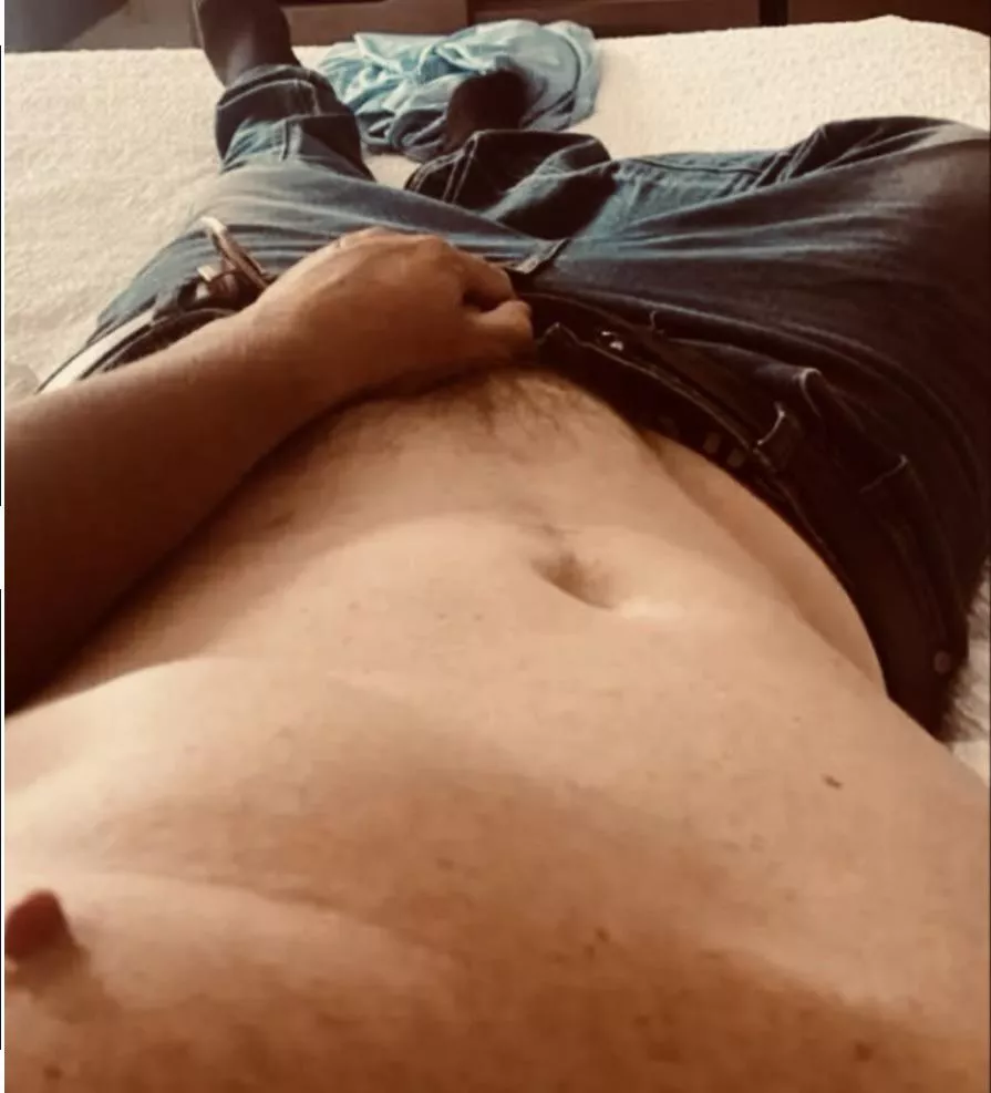 44M looking for younger M 18-35 for casual fun. Can host or travel. 