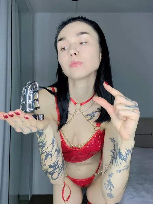 Arrow up if you’re less than 6 inches and say sorry
