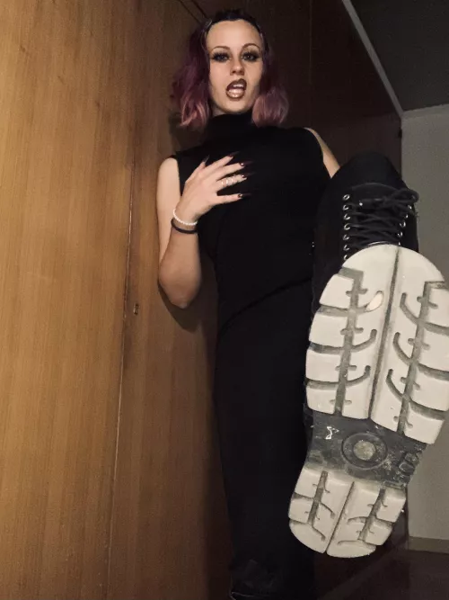 come clean my boots puppy