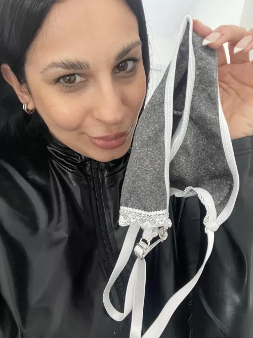 Come on sissy here's your mommy