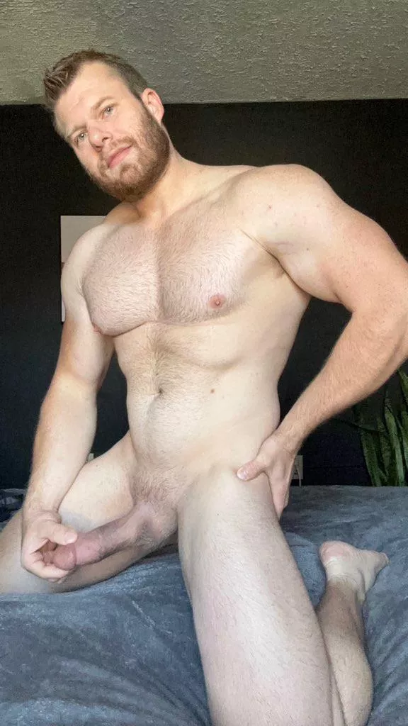 Come rub daddy’s thighs 