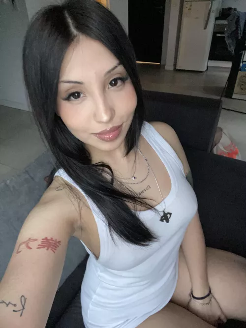 Coucou mes amours, aujourd’hui tu es jury. Donne moi une note sur 10 !!  
