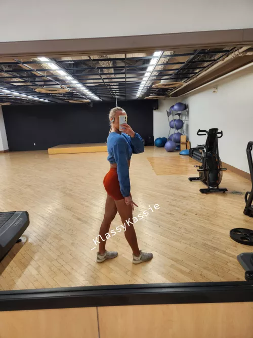 Cum workout with me 🤭