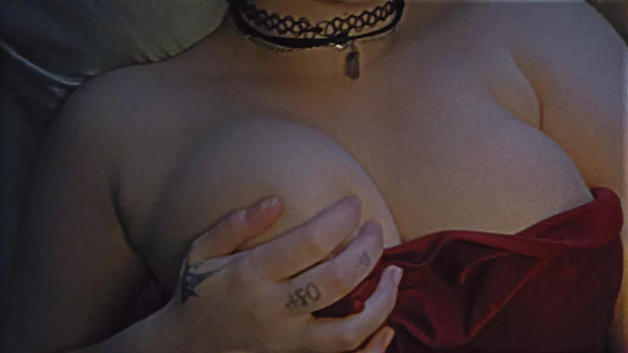 do you like horny artists?🖤