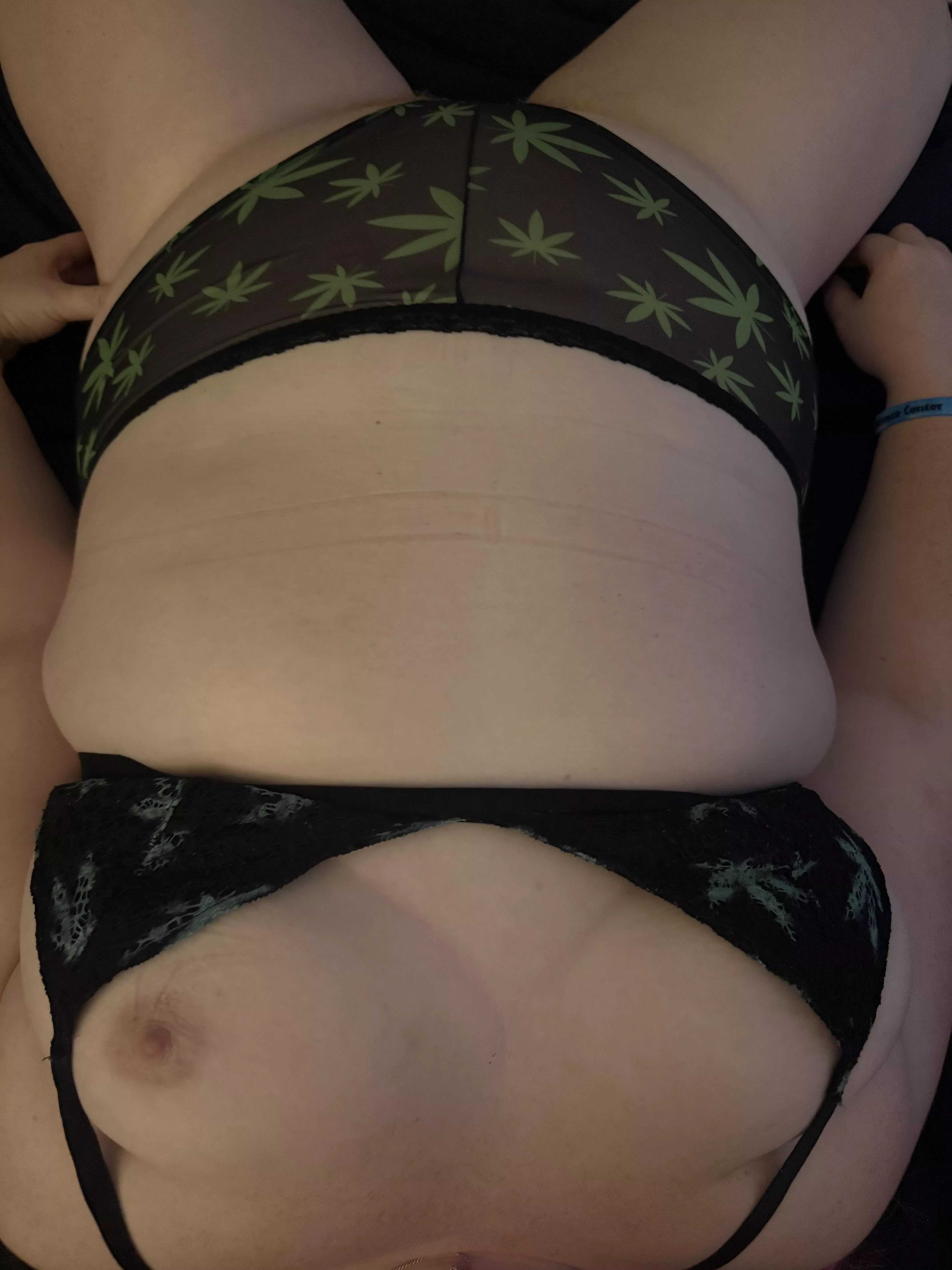 Don’t wanna smoke alone 