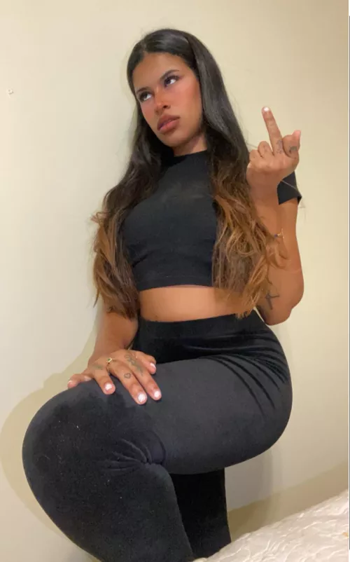 Every time you let go of your control, I grow stronger in your mind. Watch me take everything while you beg for more.