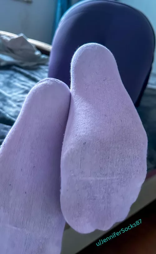 [f] 3 days of working out in these purple socks. The smell is stinking up my sneakers.
