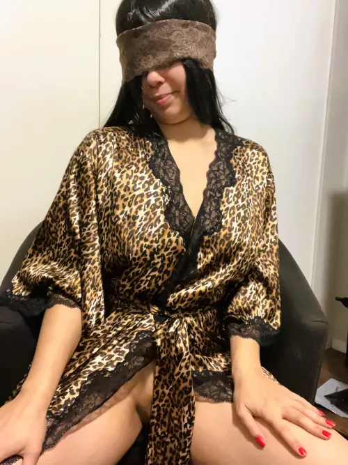Feeling wild in this leopard print, cum tame me