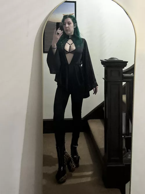 Goth hottie