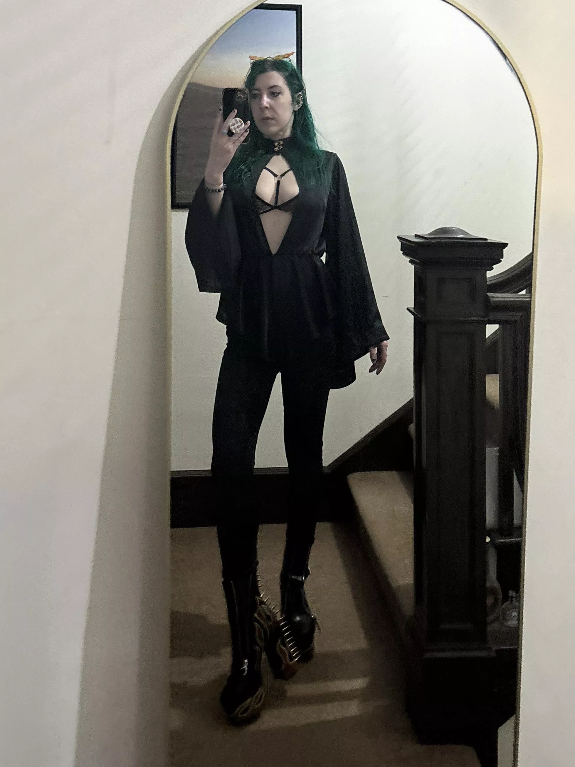 Goth hottie