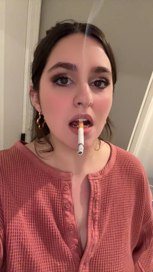 Happy smokey Sunday! 🖤🚬