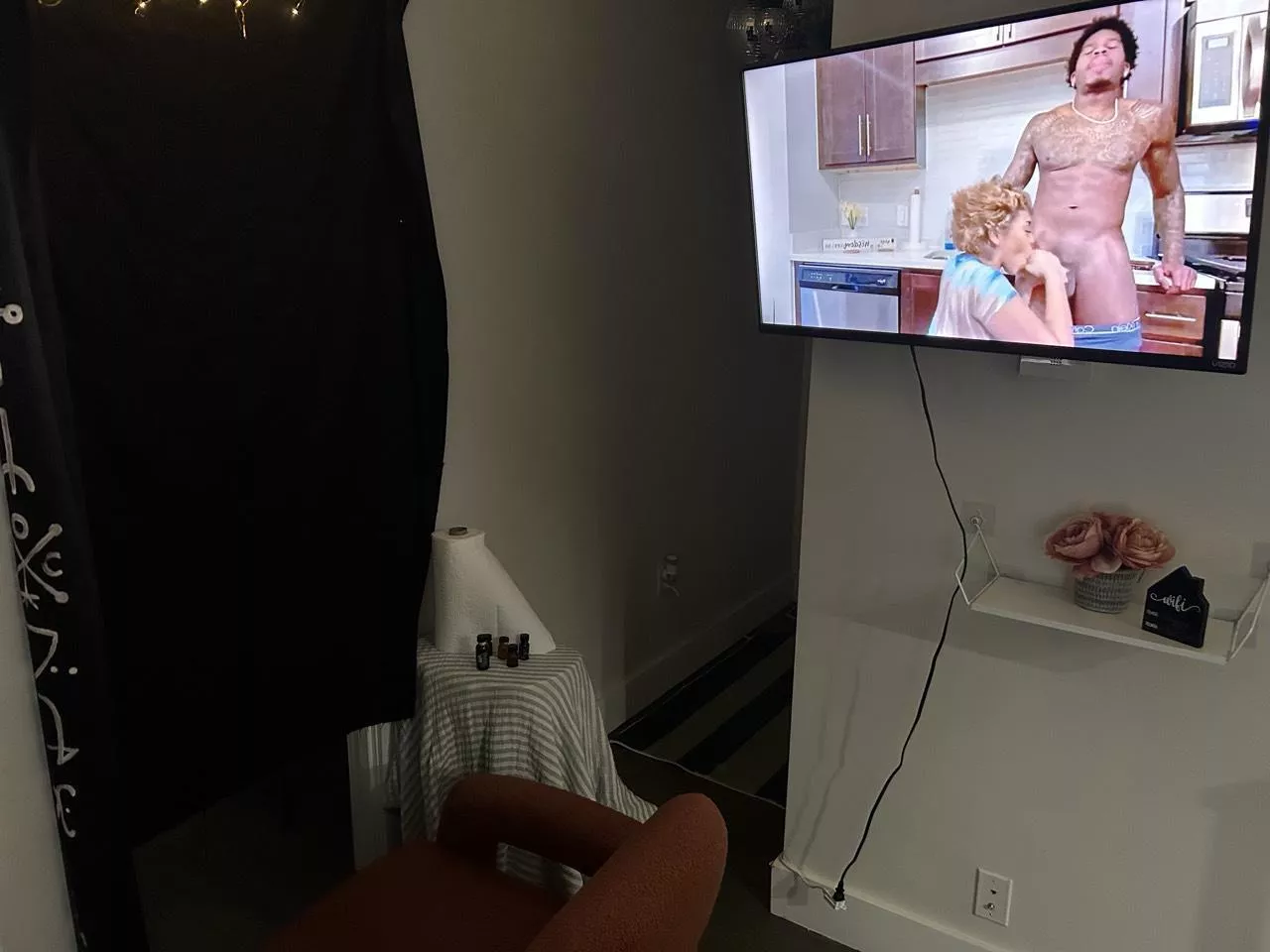 Hosting gloryhole East Harlem now hetero bi curious married, heteroflexible uncut to the front. Please be clean. I am STD free safe, clean environment looking for now dm me 