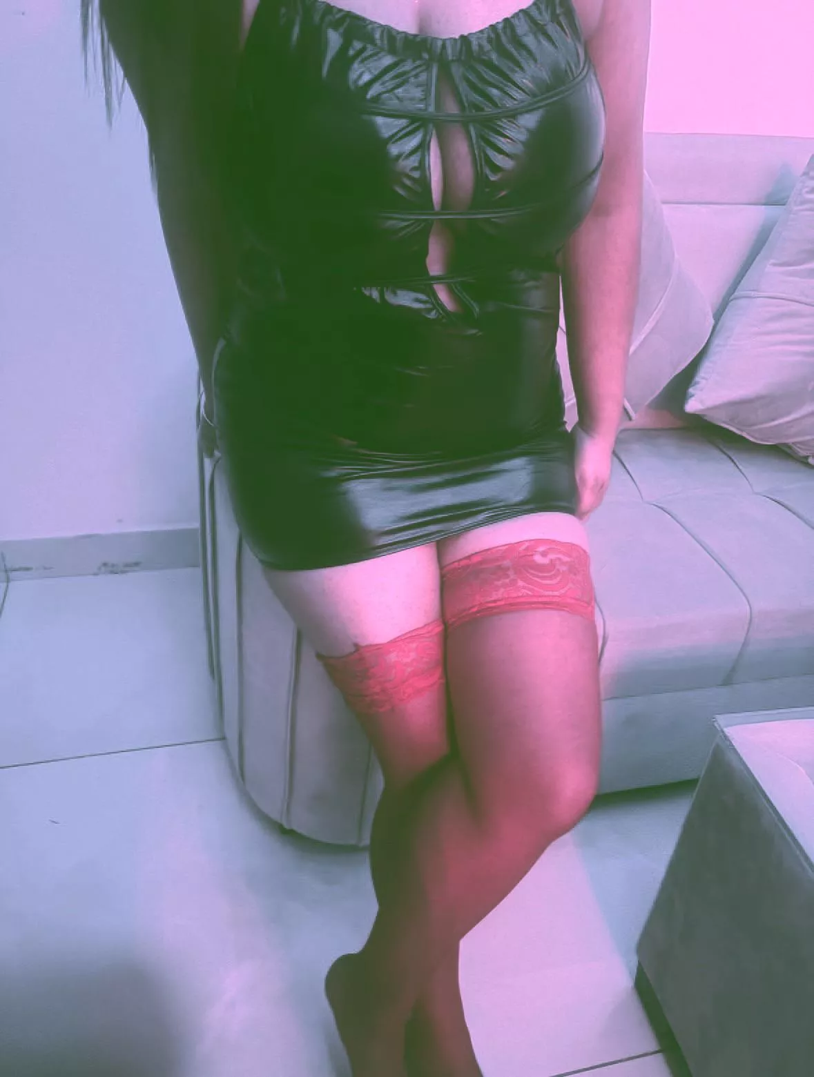 How do u fuck an assistant?